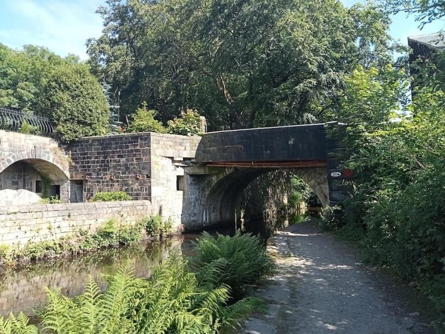 Treetops & Viaducts; Open Plan Two-bed Apartment